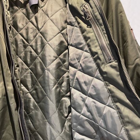 Gorgeous updated throwback bomber jacket. A real head-turner. Amazing quality. - Picture 8 of 8